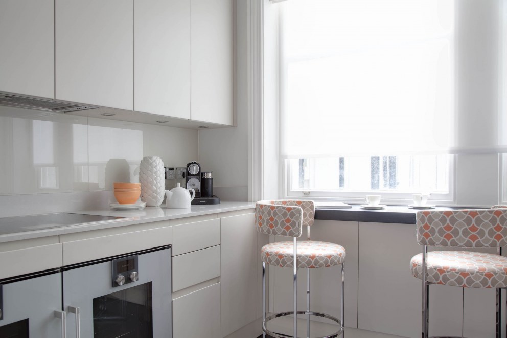Lateral living in Kensington | Kitchen | Interior Designers